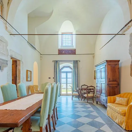 בית נופש Convento La Perla קררה