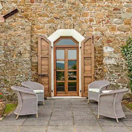 בית נופש Convento La Perla קררה