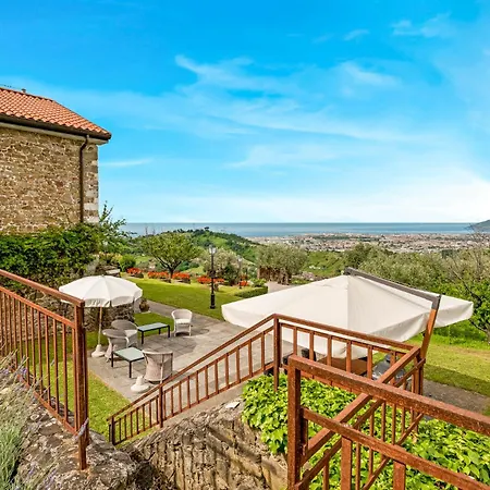 Convento La Perla カッラーラ